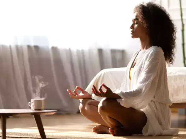 Zomerse ochtendrituelen: 3 eenvoudige manieren om licht te beginnen