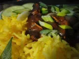 Champignons in saus met gele rijst.