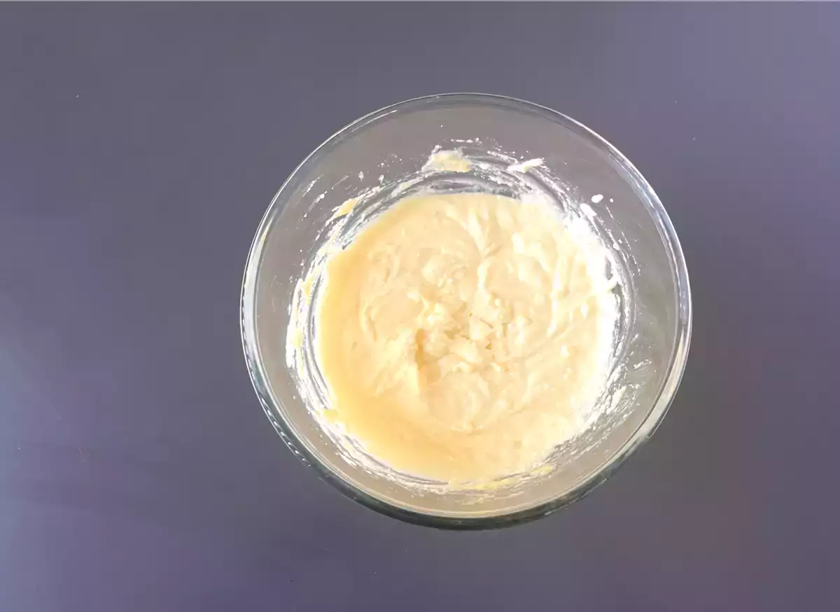 Stap 1: Snel mengen (geen klontjes)