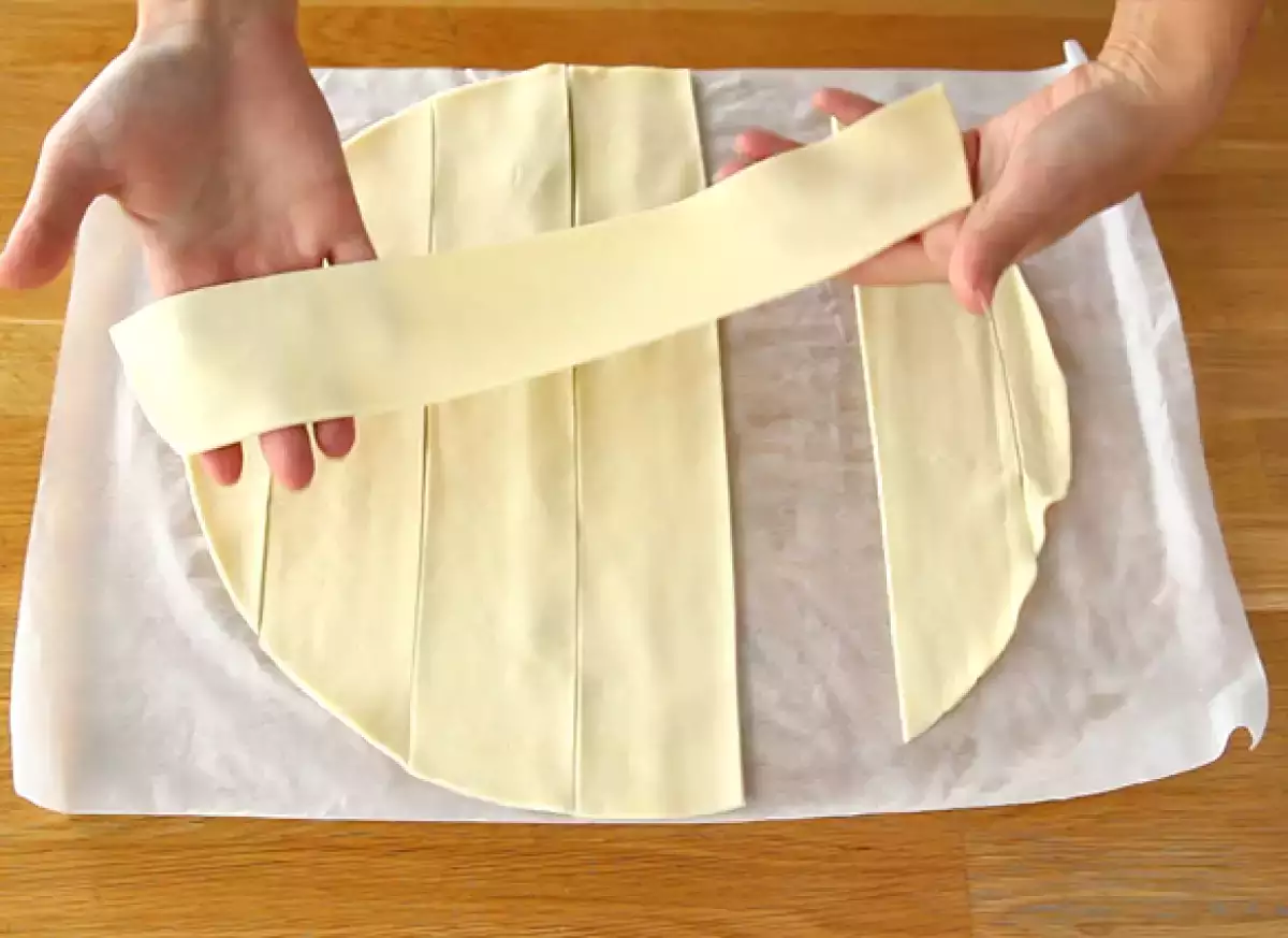 Stap 2: Bladerdeegreepjes en jamlaag