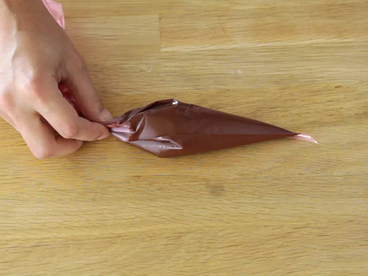 Stap 2: Doe over in een spuitzak of diepvrieszak.