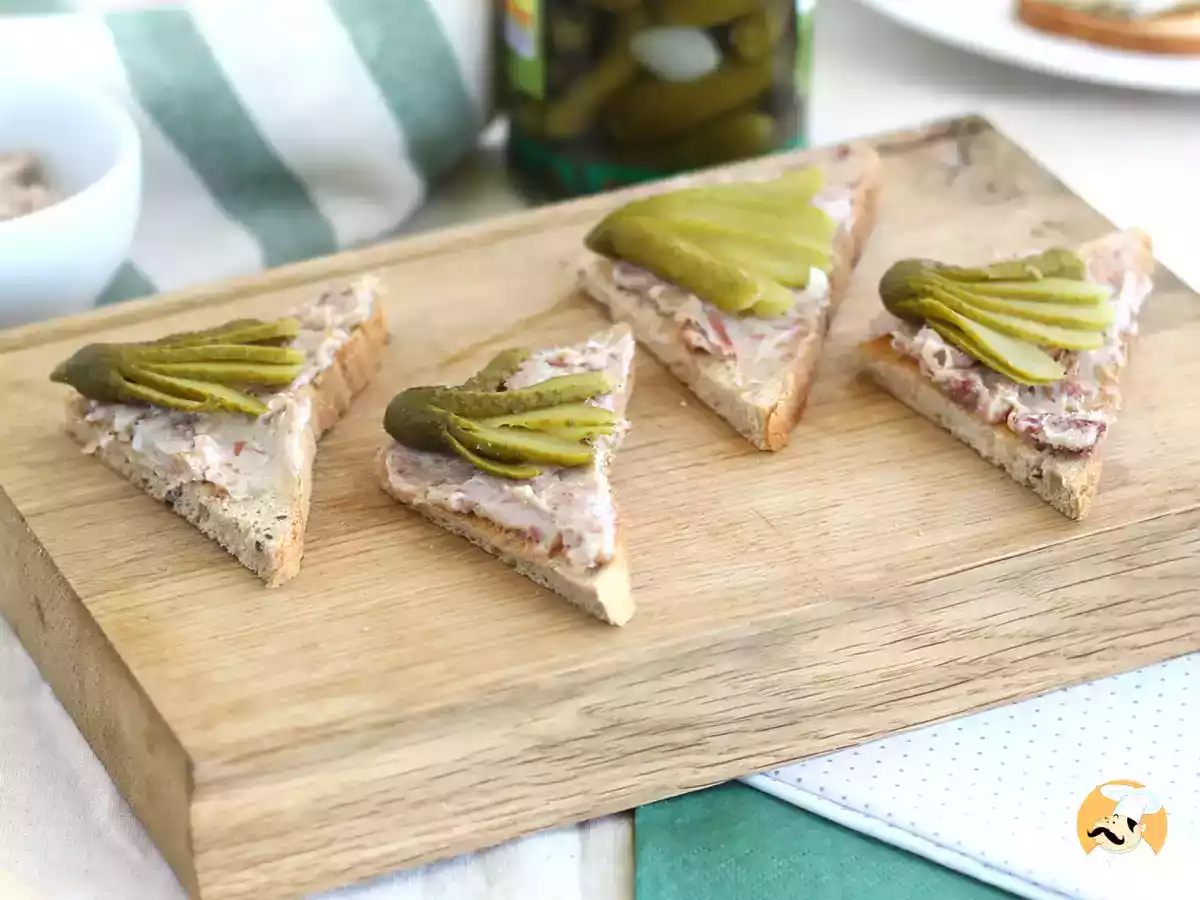 Toastjes met paté en augurk