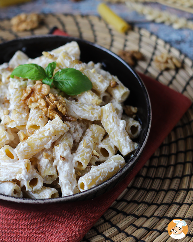 8. Tortiglioni met ricotta en walnoten