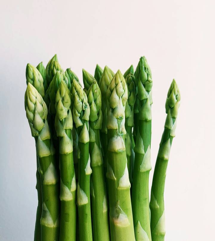 De wetenschap achter de vreemde geur van urine na het eten van asperges