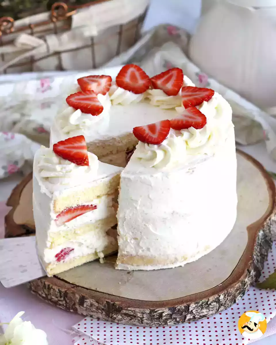 Laagjestaart met aardbeien en mascarponecrème