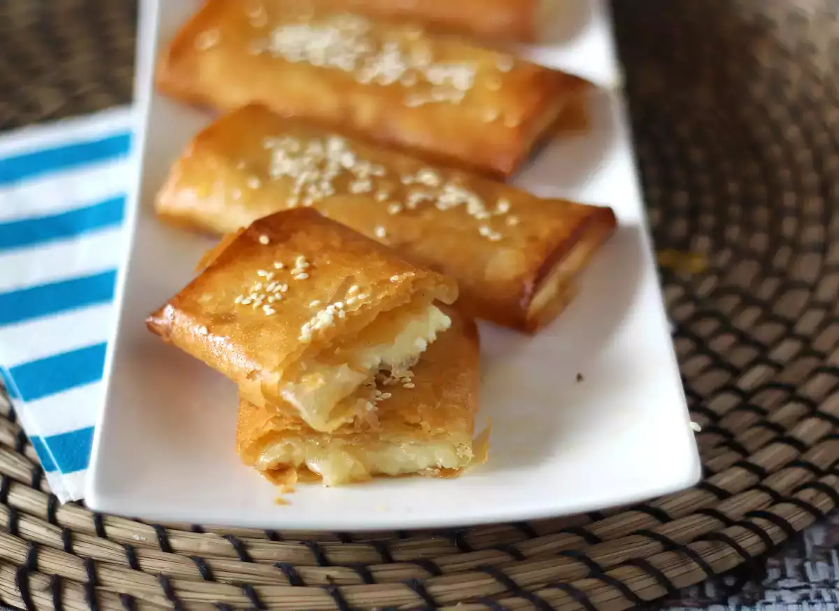 8. Gebakken feta saganaki: de Griekse toets die zijn eigen maakt