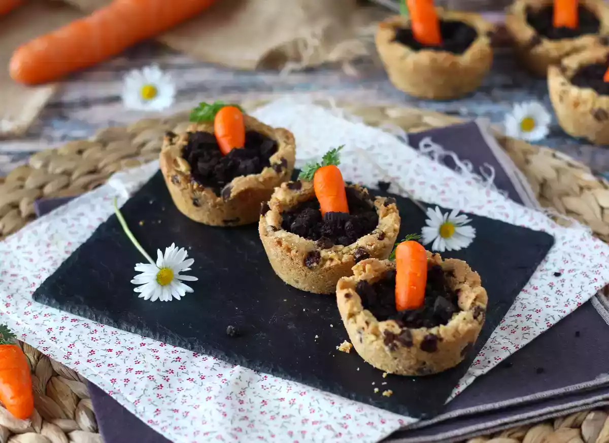 3. Koekjestrommels gevuld met chocolade
