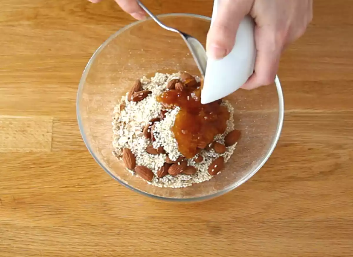 2. Combineer de natte ingrediënten