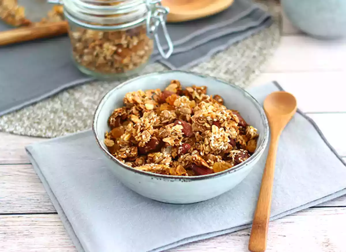 Zelfgemaakte granola is klaar