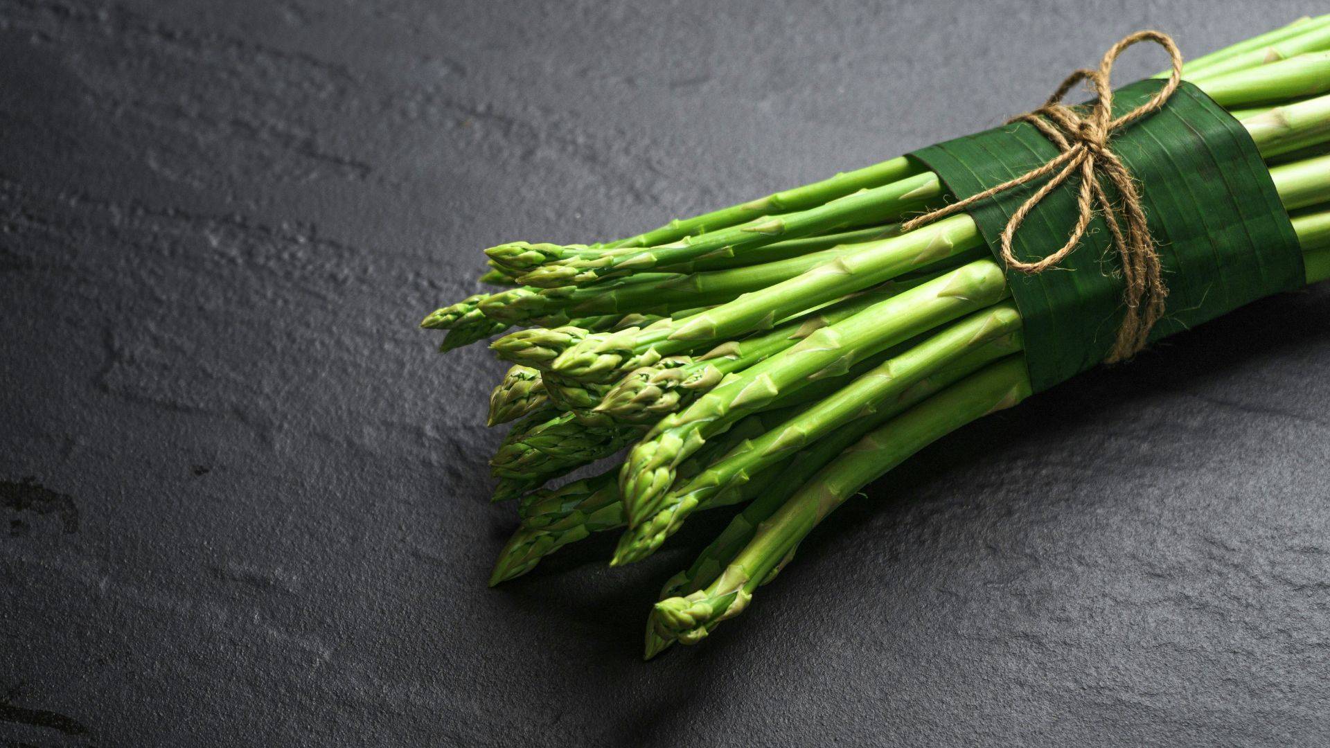 Waarom ruikt urine raar na het eten van asperges?