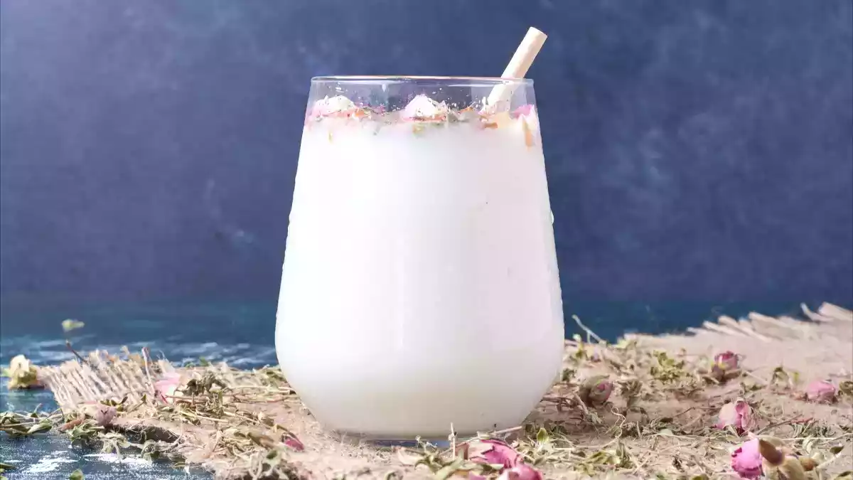 Waarom heeft iedereen het over kefir? Ontdek het drankje van het moment!
