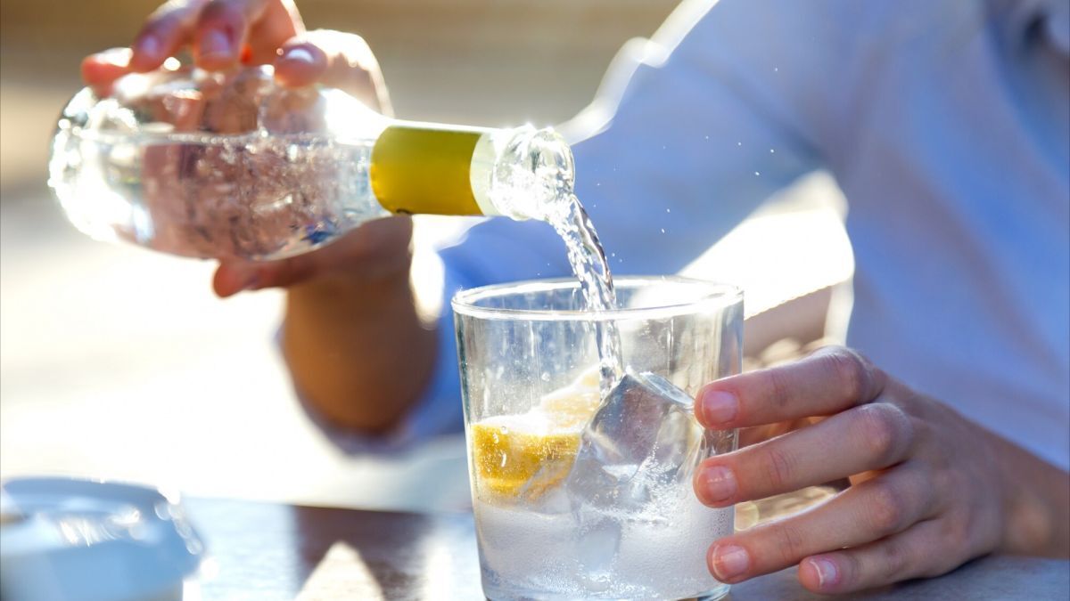 Is bruiswater slecht voor je? Ontdek de mythes en waarheden over dit populaire drankje!