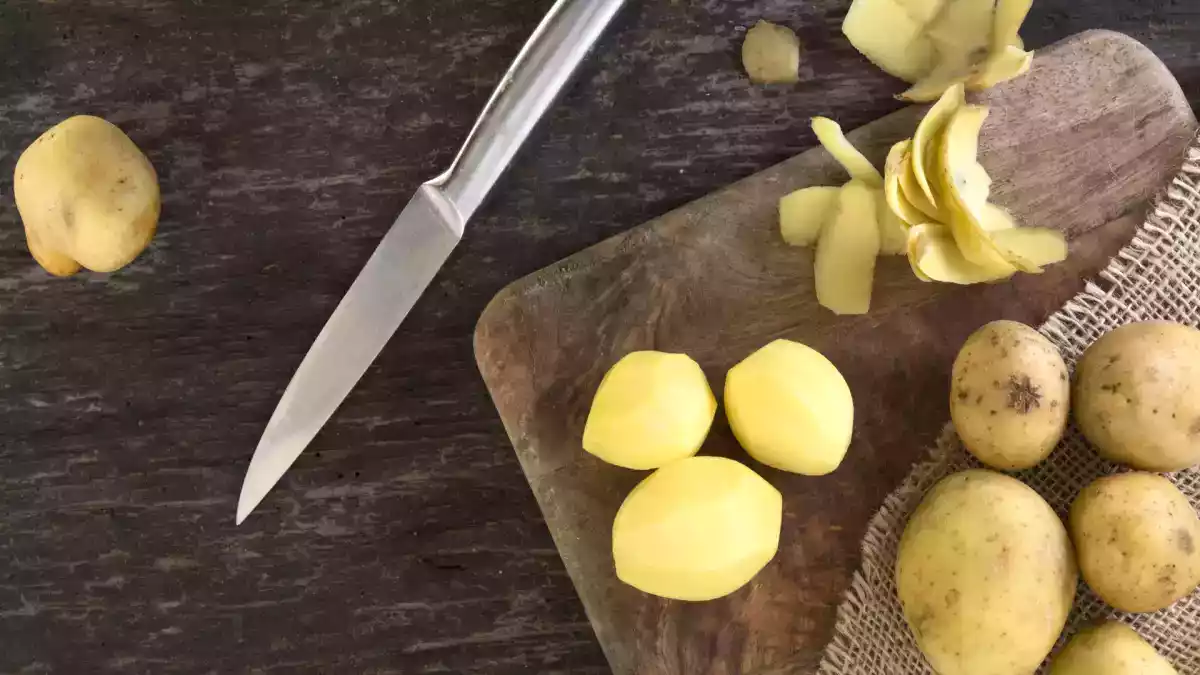 Hoe voorkom je dat aardappelen oxideren wanneer ze worden geschild?