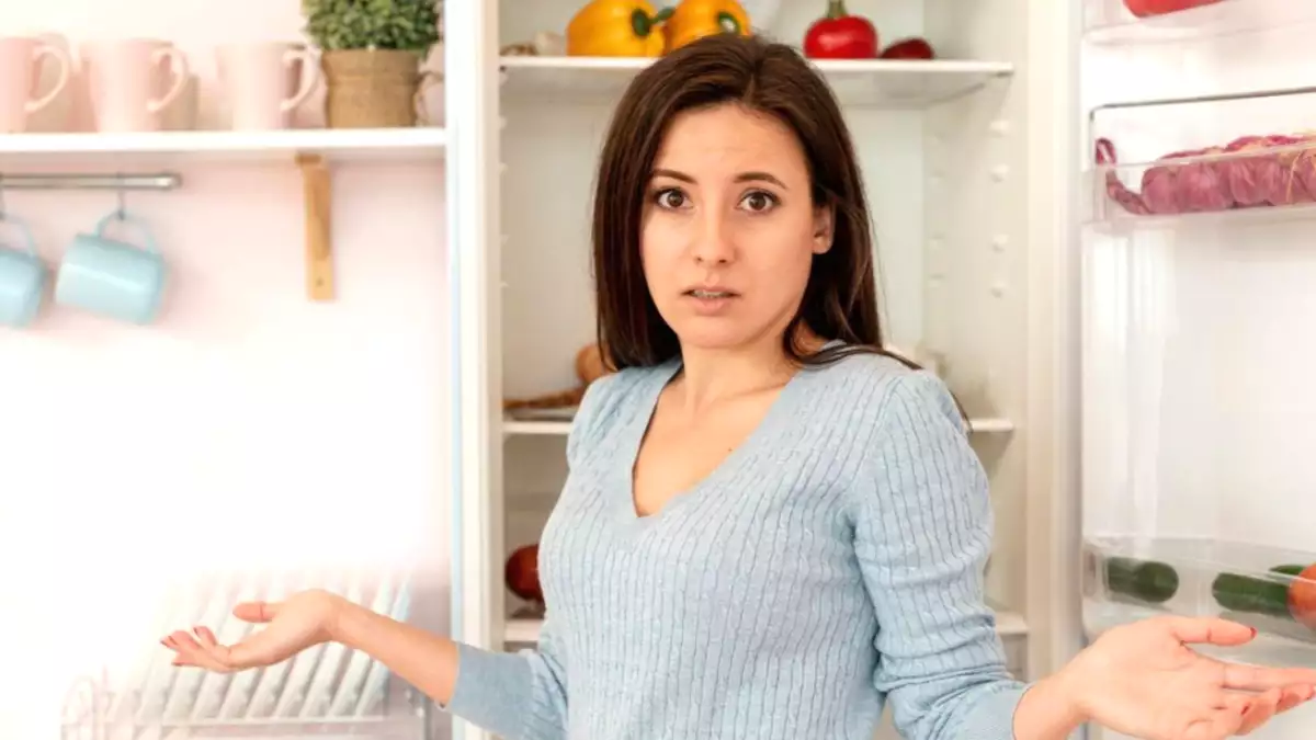Bewaar je warm eten in de koelkast? Pas op: het risico voor je gezondheid (en je koelkast) is reëel!