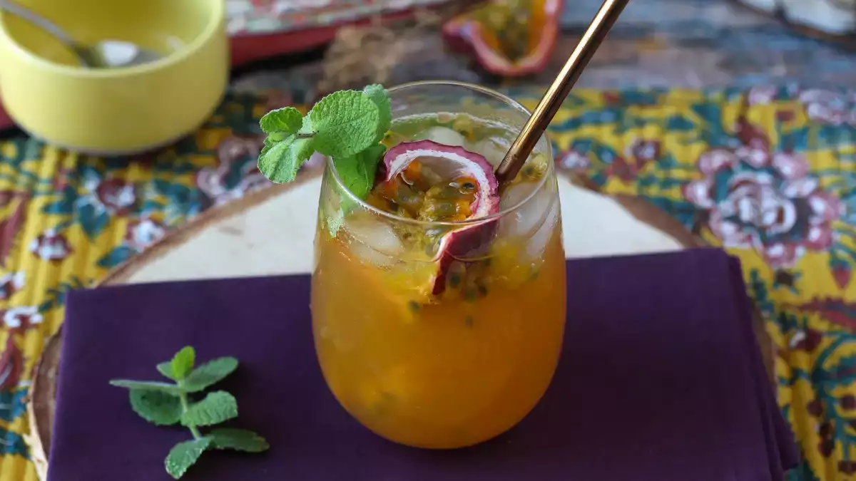 8 superverfrissende zomerdrankjes die je thuis meteen kunt maken (nummer 5 is ongelooflijk!)