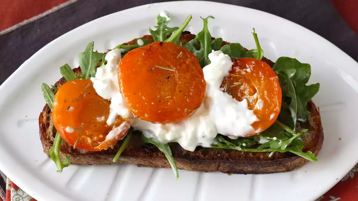 8 snelle en makkelijke ideeën voor zomerse sandwiches
