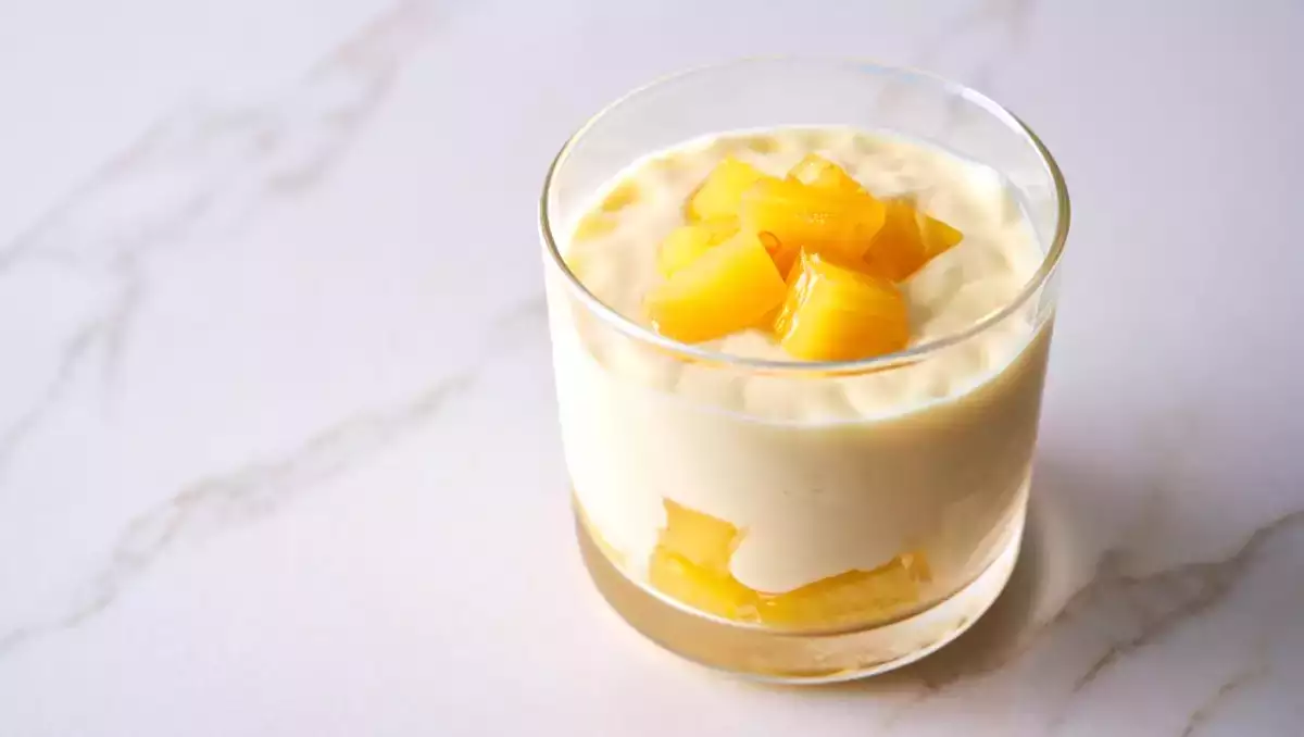 Meng dit met ananas en je hebt 's werelds makkelijkste (en meest verslavende) diepvriesdessert