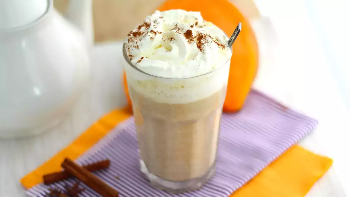 Starbucks Pumpkin Spice Latte: de terugkeer op het menu en het recept om het thuis te maken