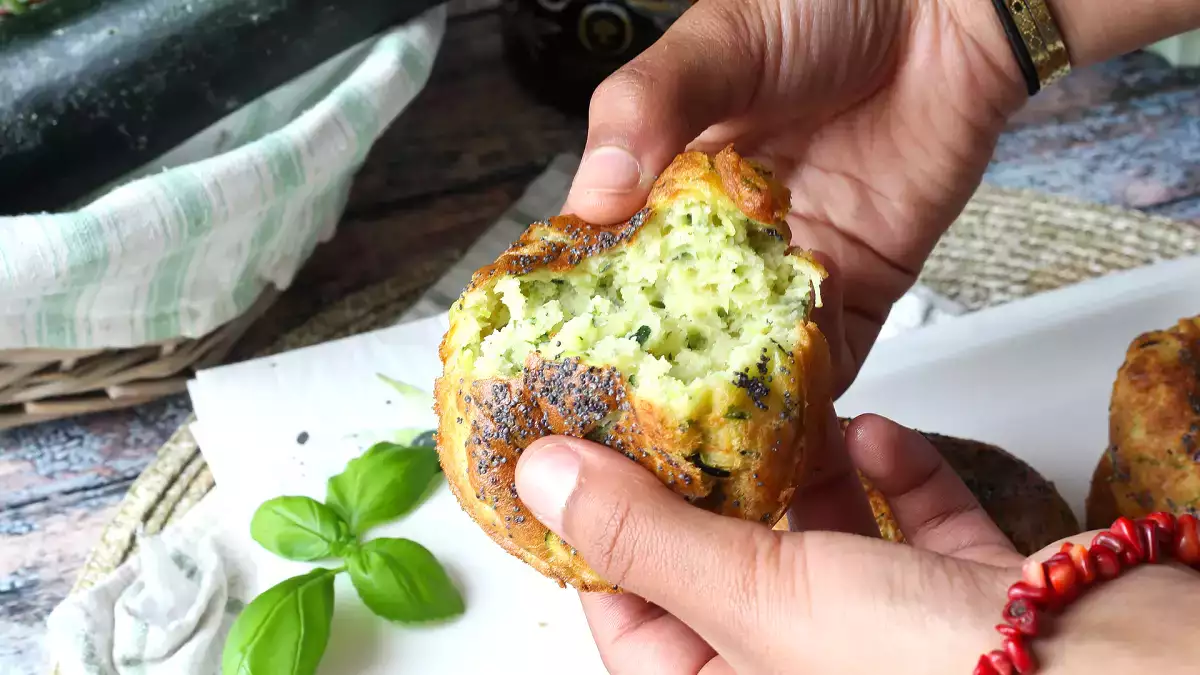 Onweerstaanbare hartige muffins: 8 ideeën in een paar minuten klaar om indruk te maken op iedereen aan tafel