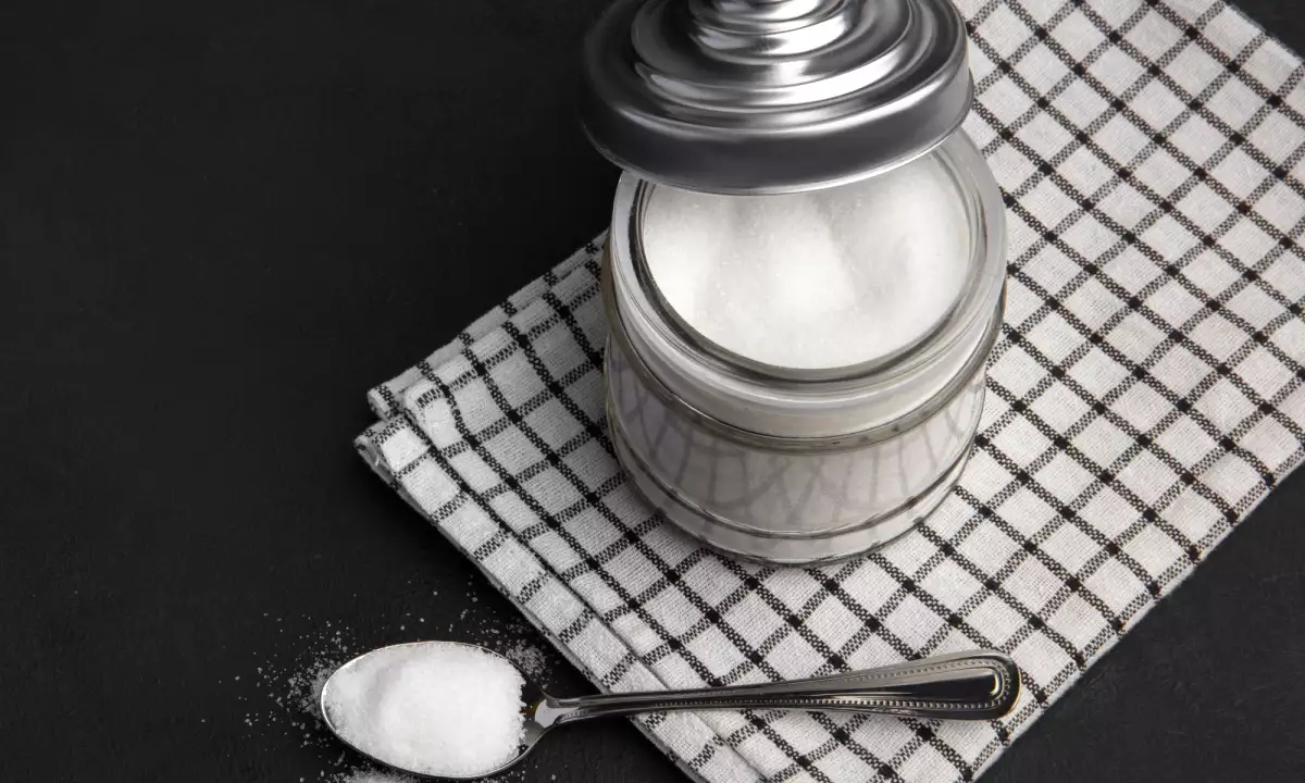 Als je suiker altijd in hetzelfde potje bewaart, bederft het op deze manier zonder dat je het weet