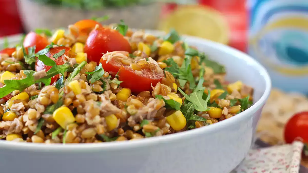 9 slimme ideeën om de koelkast leeg te maken (zonder dat het lijkt alsof de restjes op zijn)