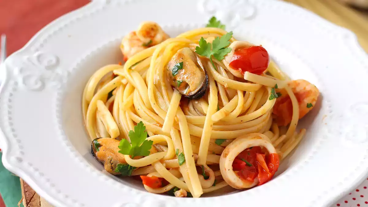 Vismenu voor kerstavond: complete en smakelijke ideeën voor een budget