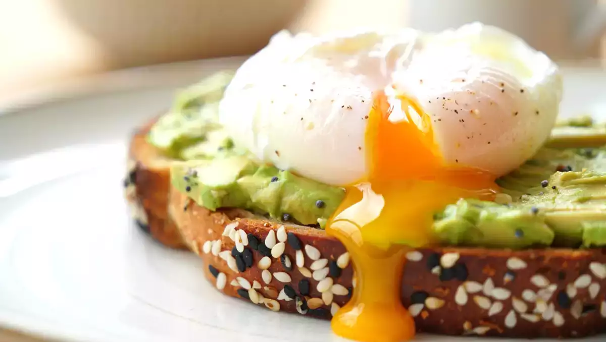 De eenvoudige techniek voor perfect gepocheerde eieren