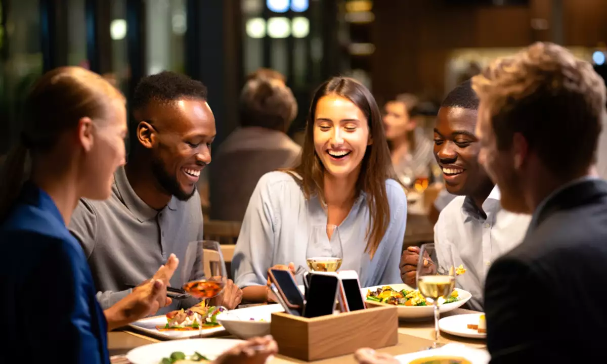 Steeds meer restaurants kiezen voor de Phone-ban: wat gebeurt er echt met klanten?