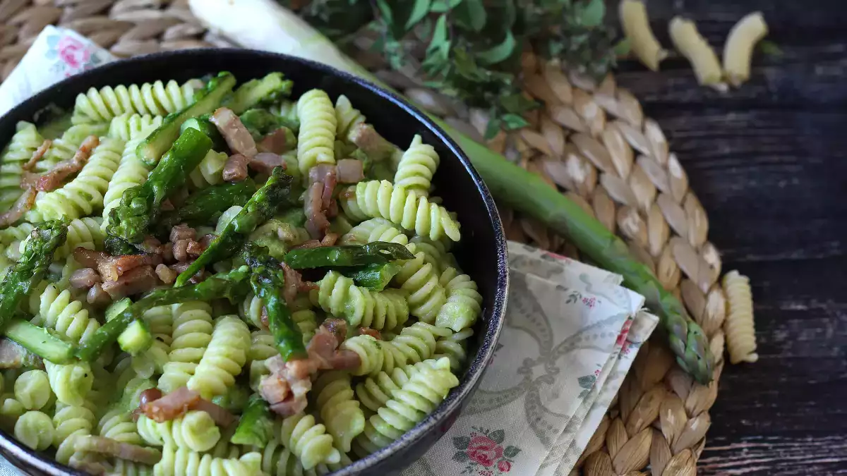 Wat te koken in maart: 10 makkelijke en verrassende seizoensrecepten voor het weekmenu