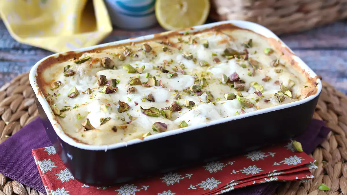 Lasagne di pesce: het romige recept met zalm, burrata en pistachenoten dat de zondagse lunch revolutioneert