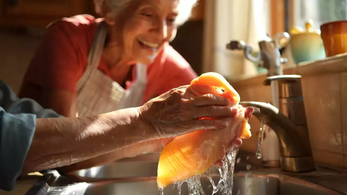 Moet je kip echt wassen voordat je het kookt? De waarheid die je moeder en oma je nooit hebben verteld