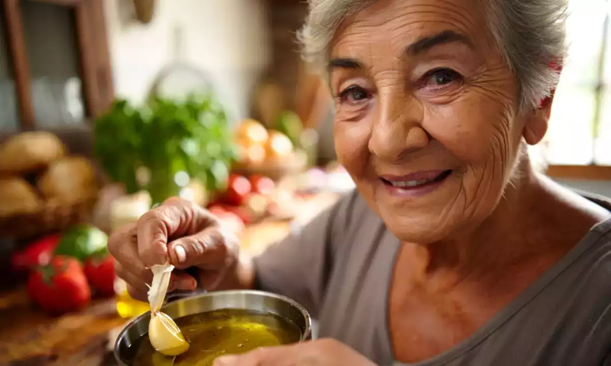 Oma heeft het altijd geweten: knoflook moet worden verwijderd en de reden waarom is niet wat je denkt