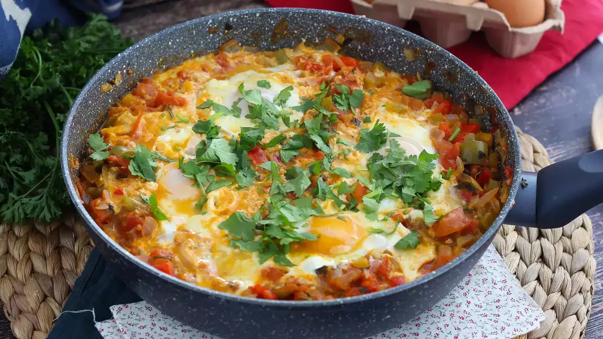 Wat moet je koken als je bijna niets in huis hebt? Met deze 7 eenvoudige recepten red je elke maaltijd moeiteloos