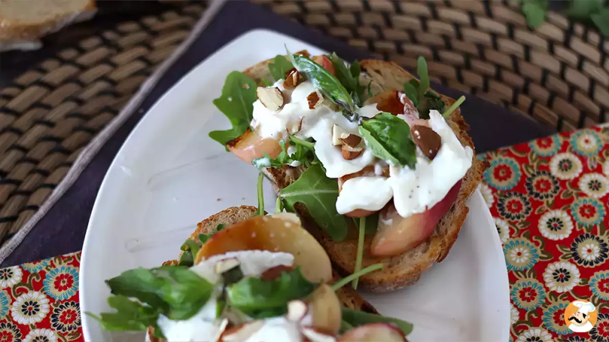 Burrata en fruit: de lekkerste combinaties van de zomer (en die je momenteel overal ziet)