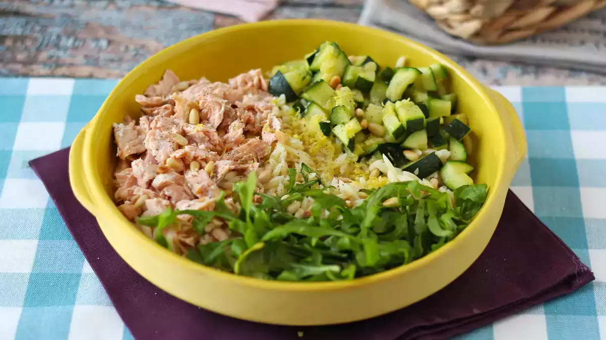 Hittegolf: kook rijst en pasta van tevoren, zodat je de hele week verse salades kunt maken