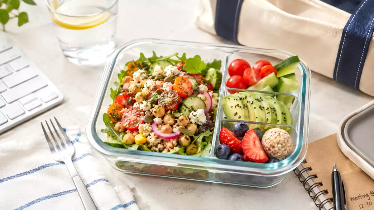 Zomerse lunchbox: makkelijke recepten om mee te nemen naar kantoor als het warm is!