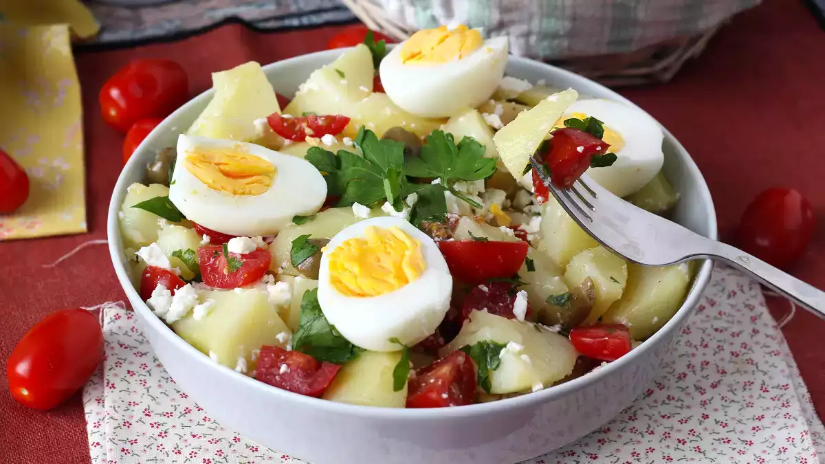 5 makkelijke en heerlijke aardappelsalades voor wat afwisseling op de klassieker, zonder gedoe in de keuken