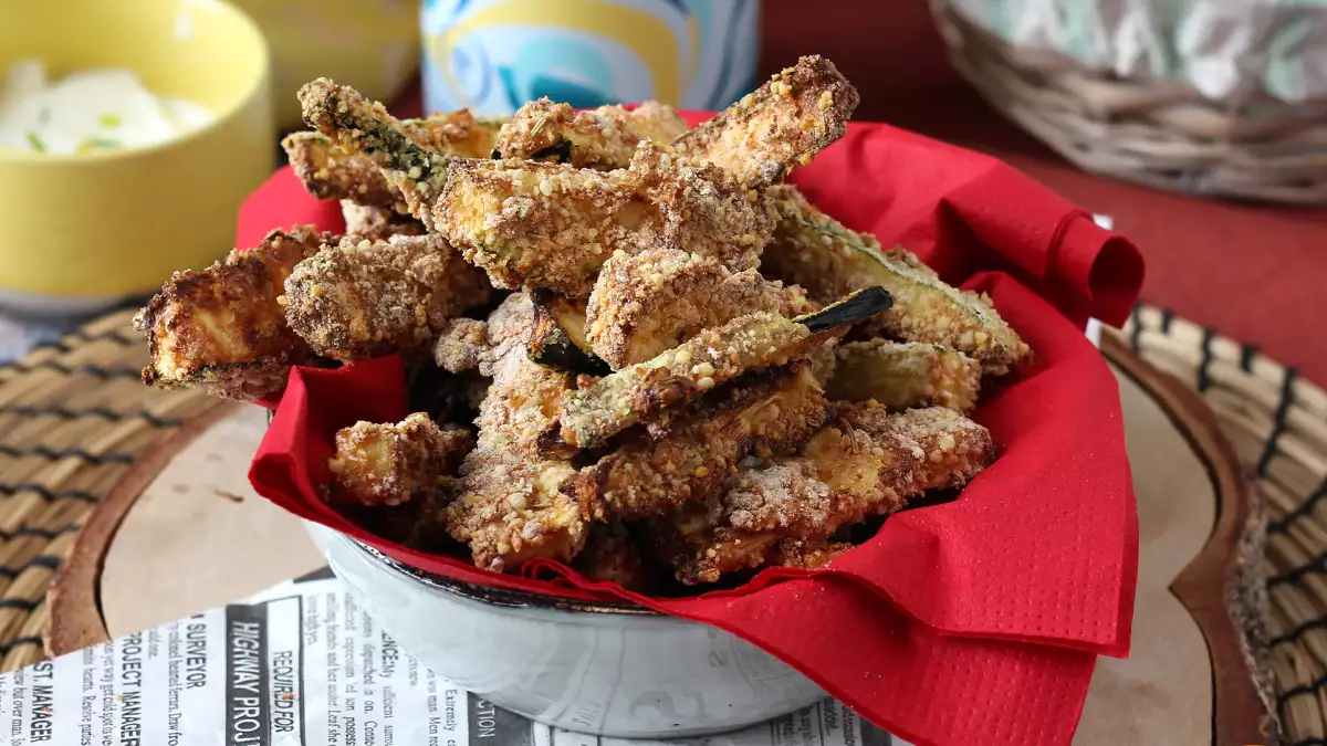 Courgette uit de heteluchtfriteuse: 6 snelle recepten die bij het avondeten in één hap verdwijnen