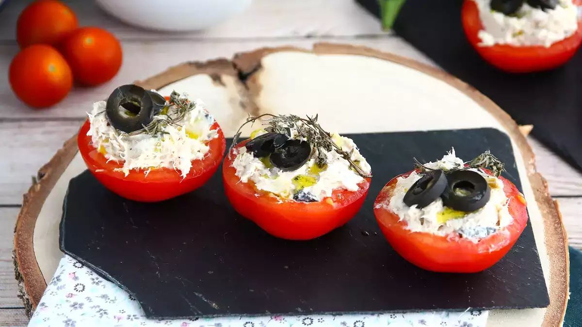 Tonijn, taboulé, geitenkaas: 7 ideeën om tomaten te vullen zonder ze te koken!