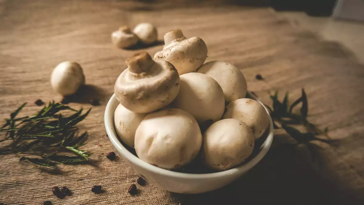 Moeten champignons worden geschild voordat je ze klaarmaakt?