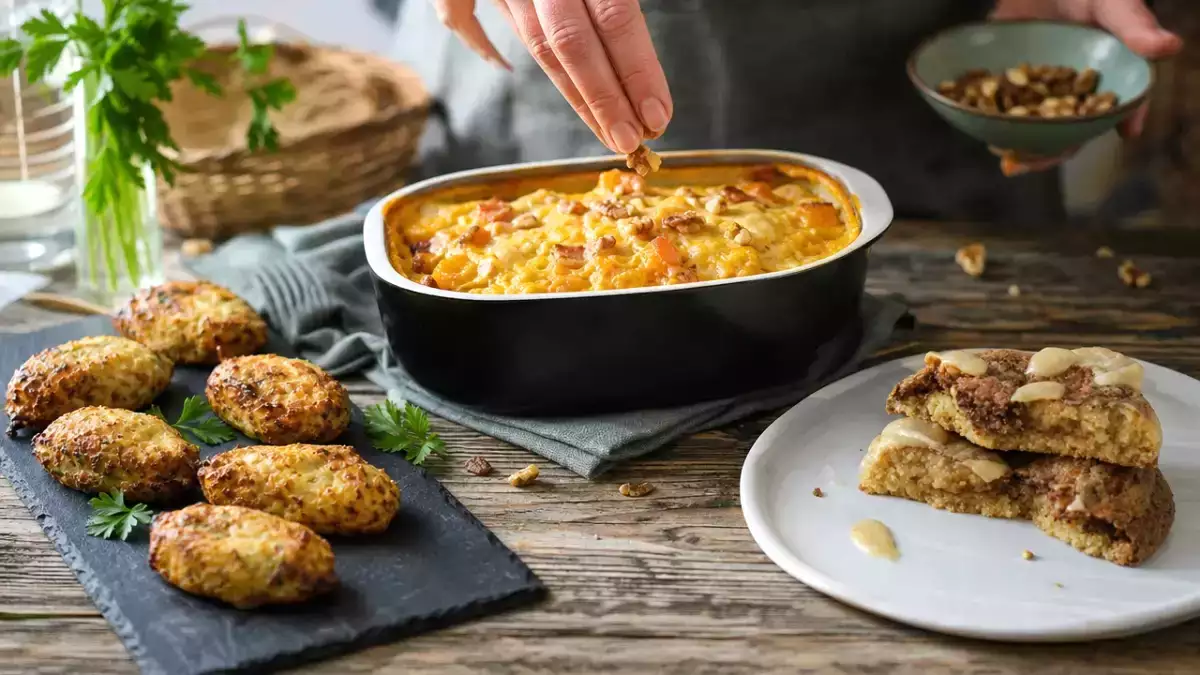 Dagmenu 15 oktober 2026: knapperige bloemkoolballetjes, herfstlasagne en kaneelrolkoekjes
