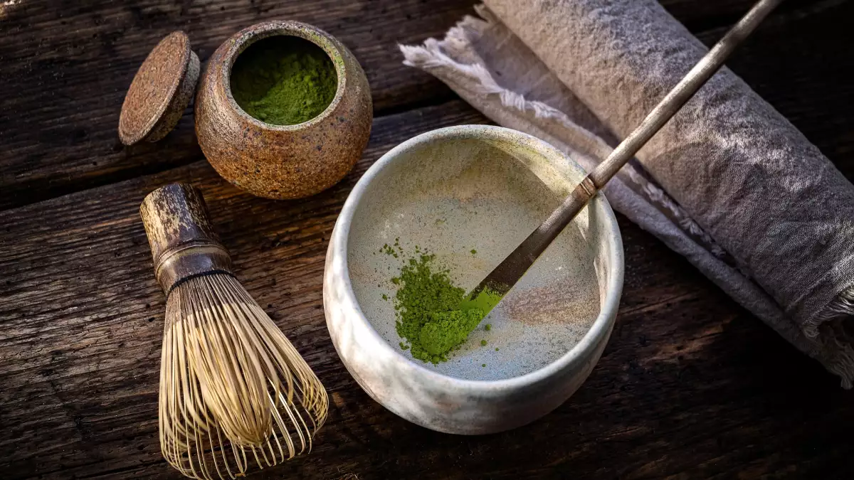 Is je matcha latte te bitter of zit hij vol klontjes? Zo maak je hem elke keer glad en romig