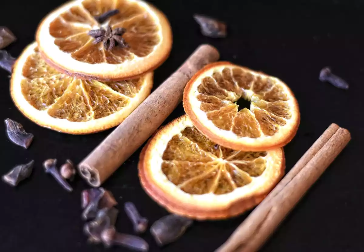Reis naar het hart van de kerstkruiden: een feest van smaken en voordelen voor de winter