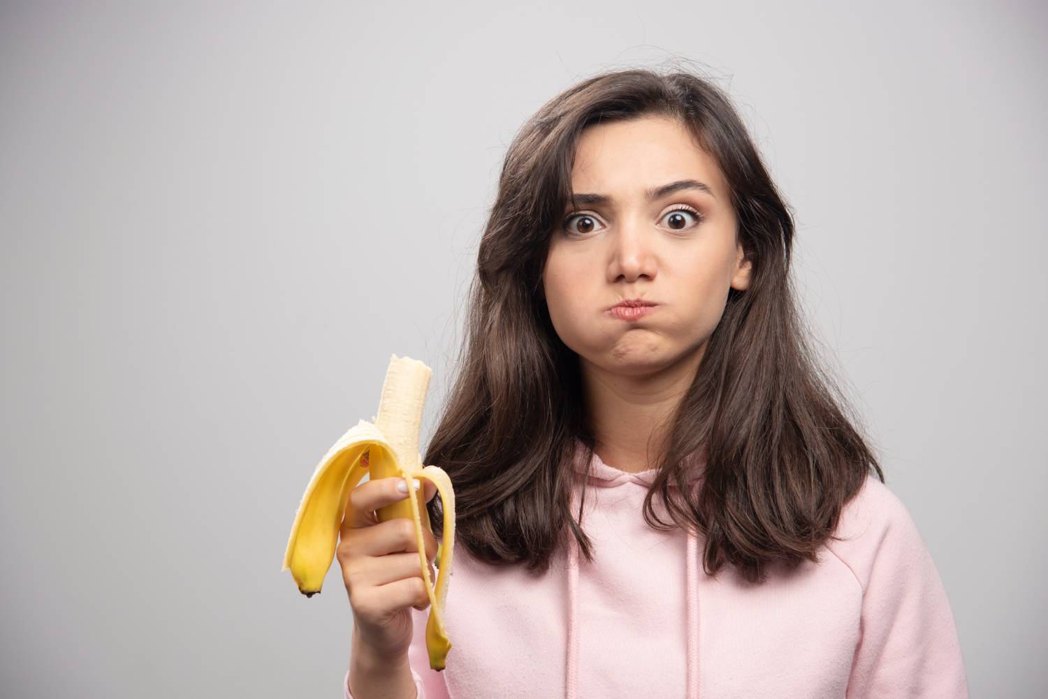 De twee kanten van de banaan: wanneer hij de darmen bindt of losmaakt!