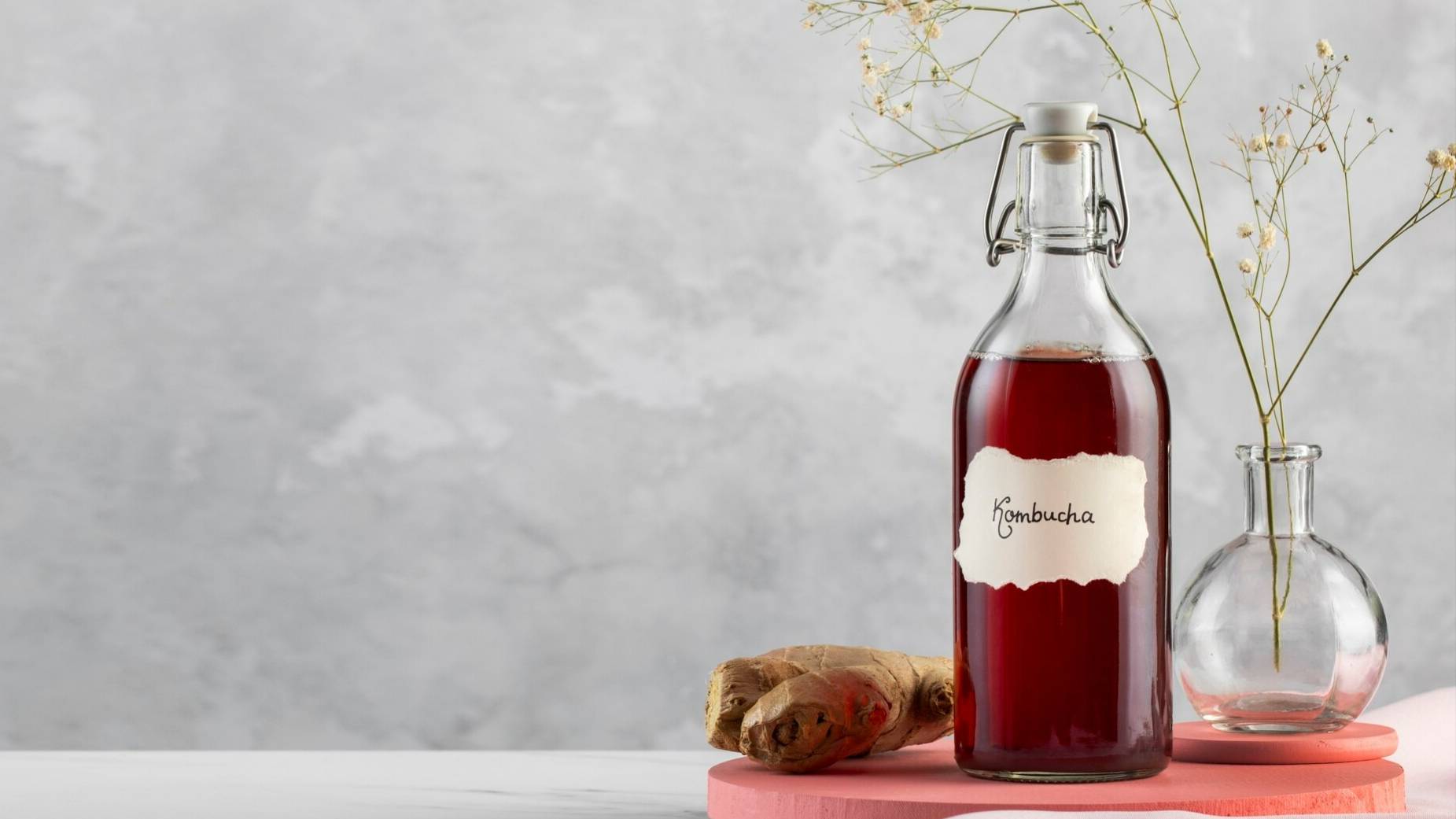 Kombucha: alles wat je moet weten over de gefermenteerde drank van het moment