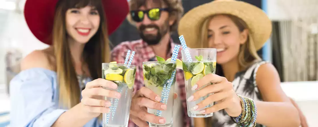 Cocktails over de hele wereld: acht manieren om te proosten met een vleugje van de plaats