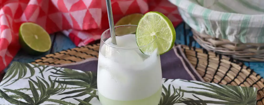 Braziliaanse limonade: het meest verfrissende drankje van de zomer en een must om te proberen!