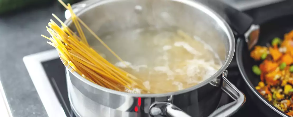 Waarom heeft iedereen het over pastakookwater? Hier is waar het echt voor is