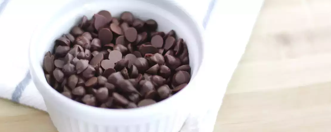 In het voordeel van zelfgemaakte chocoladechips: hoe ze te maken en zeven recepten om er het beste van te maken