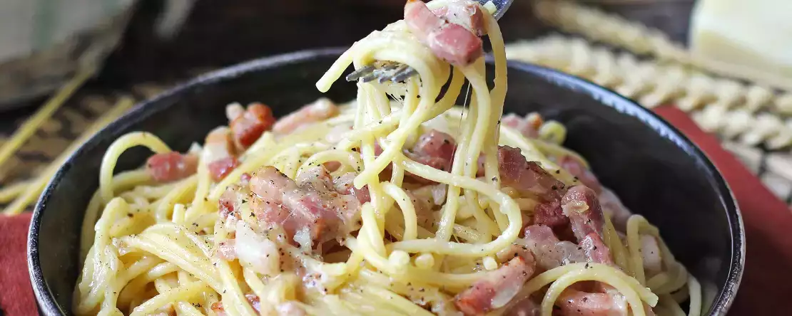 Spekblokjes: het ingrediënt dat je altijd in je koelkast hebt en 12 ingenieuze recepten om elk diner mee te redden (snel en onweerstaanbaar)